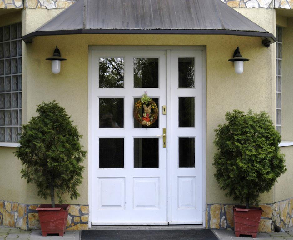 Gödöllő Hegyesi Vendeghaz Bed & Breakfast エクステリア 写真